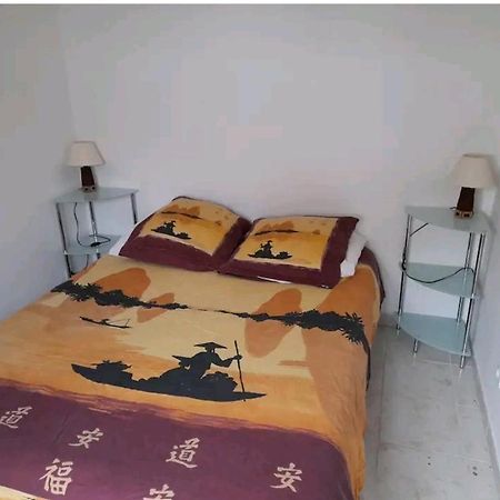 Maisonnee Avec Une Chambre Saint-Michel-en-l'Herm Екстериор снимка