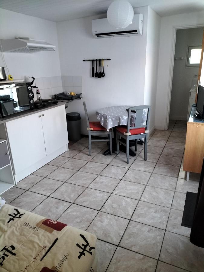 Maisonnee Avec Une Chambre Saint-Michel-en-l'Herm Екстериор снимка