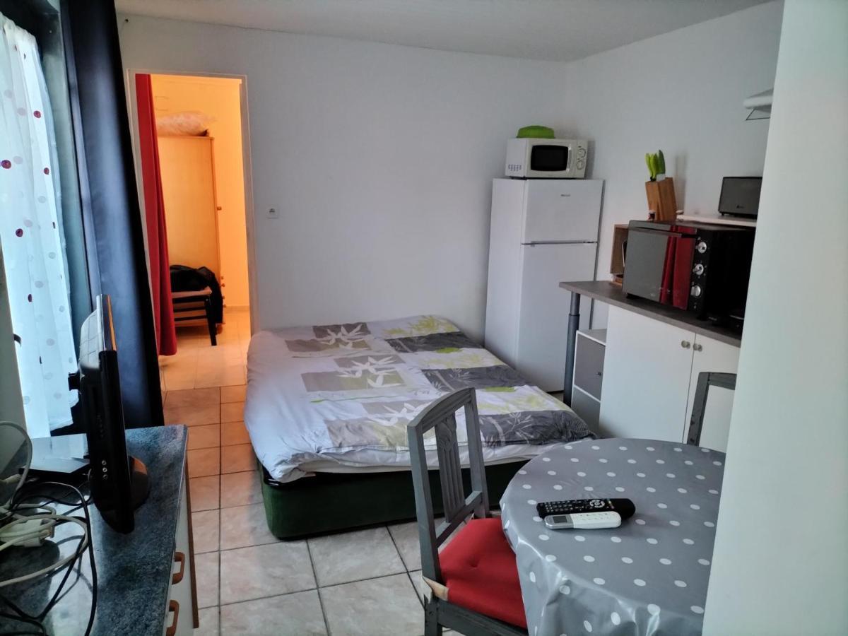 Maisonnee Avec Une Chambre Saint-Michel-en-l'Herm Екстериор снимка
