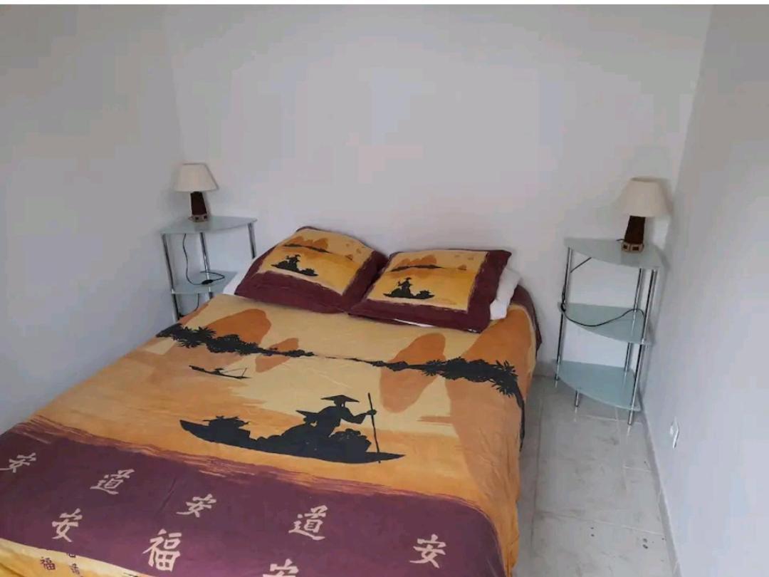 Maisonnee Avec Une Chambre Saint-Michel-en-l'Herm Екстериор снимка